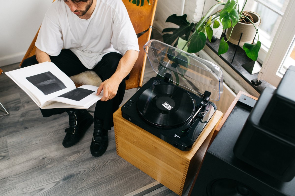 Lenco L 85 Black - MIDI gramofon s přímým kódování do MP3,z vinylu na USB